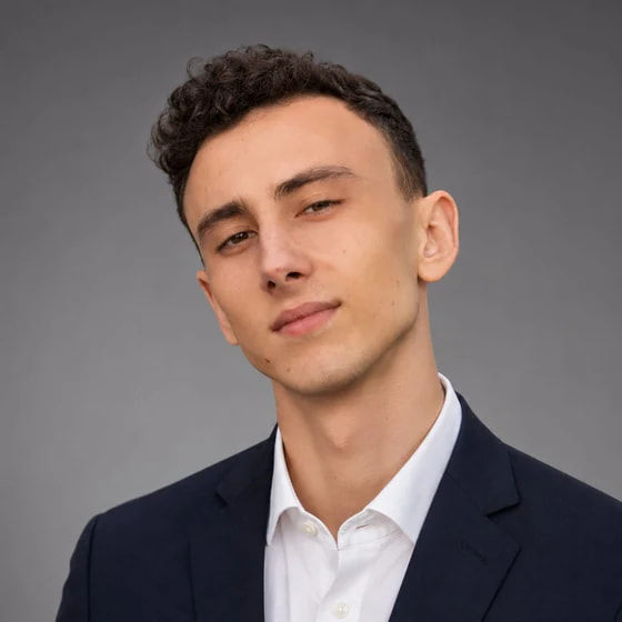 Denis Zolotarev, Gründer und Entwicklung bei Tarev